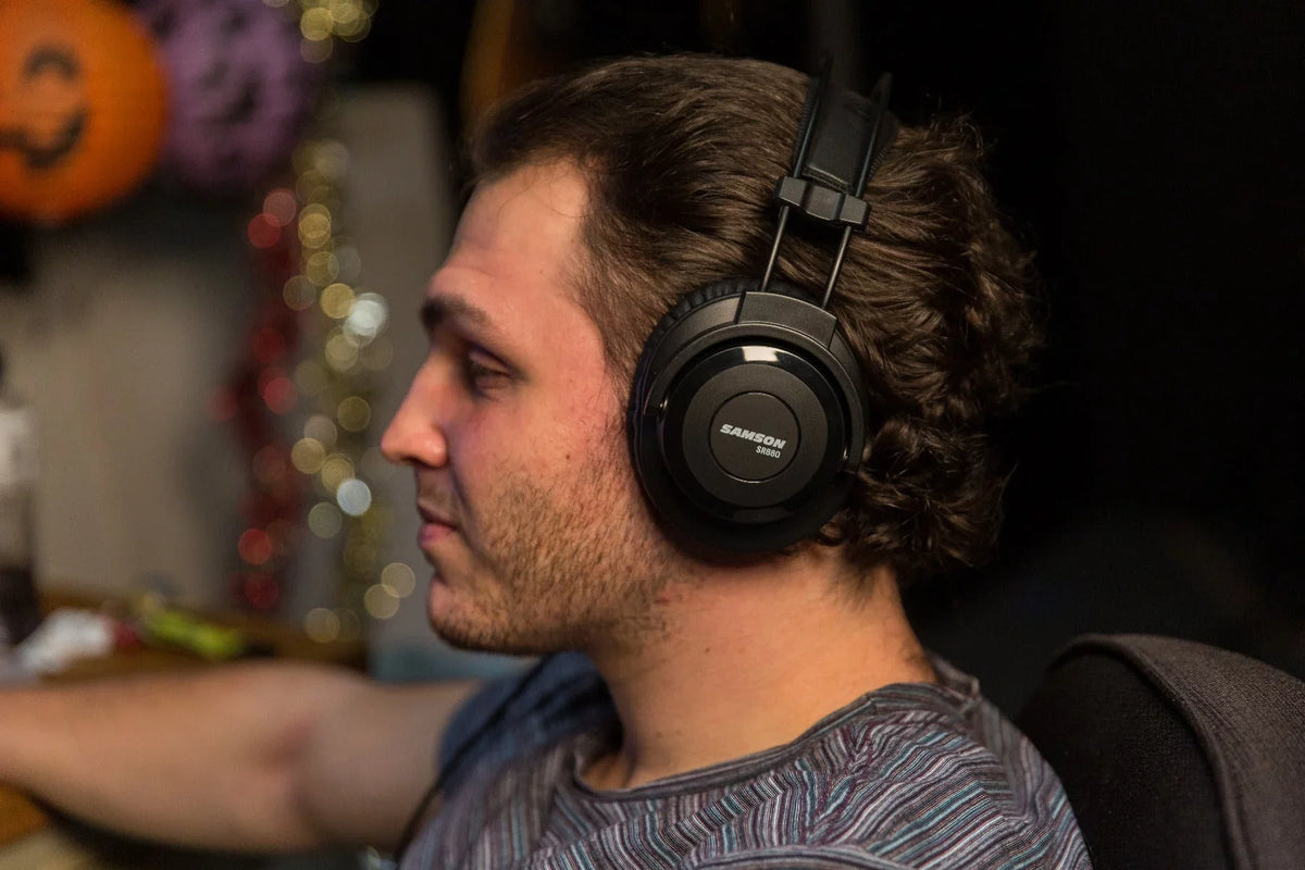 Sizeamson SizeR880 Closed-Back Sizetudio Headphones